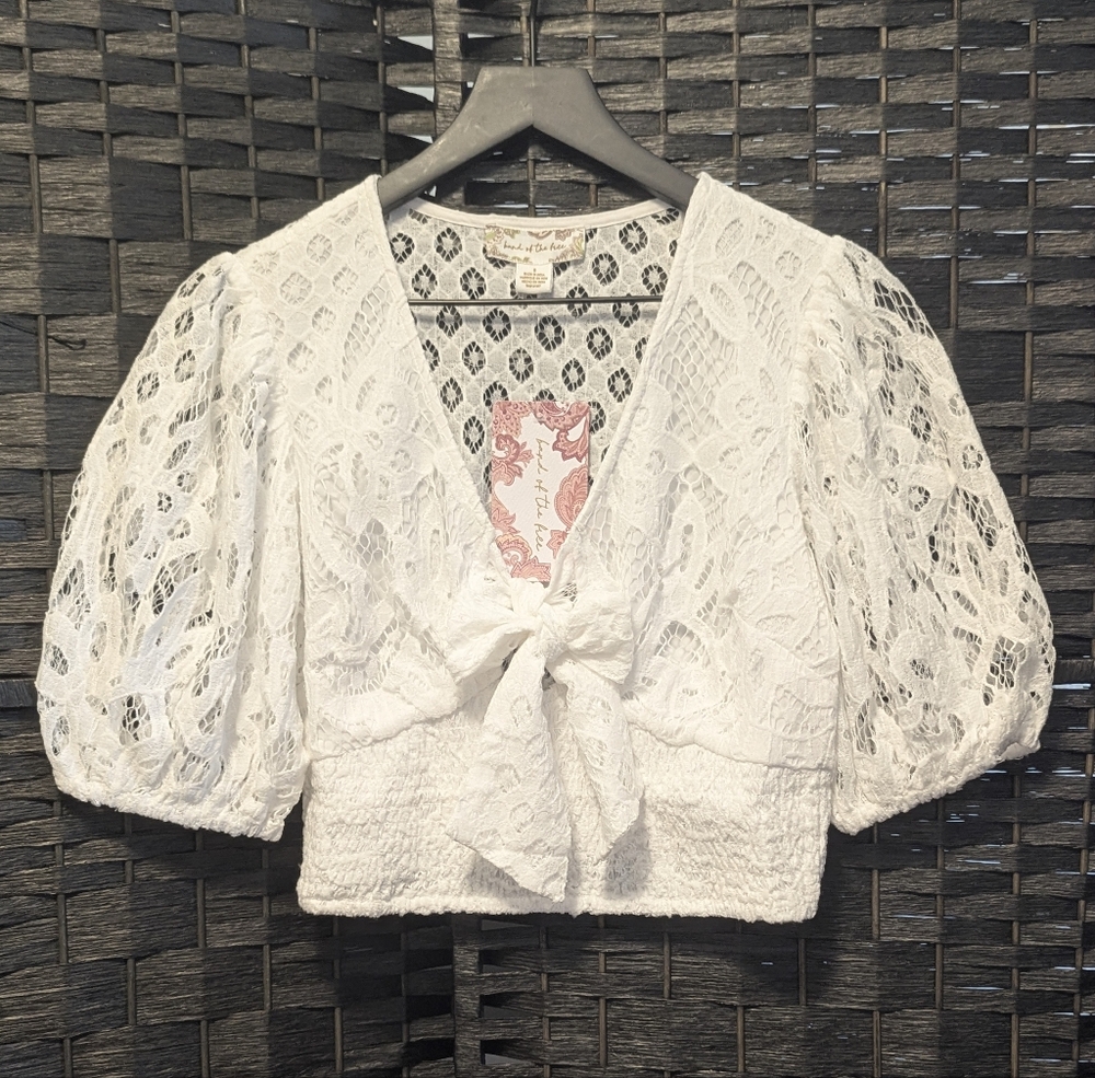 Band Of The Free White Lace Tie-Front Top NWT Crop Top Lace Small